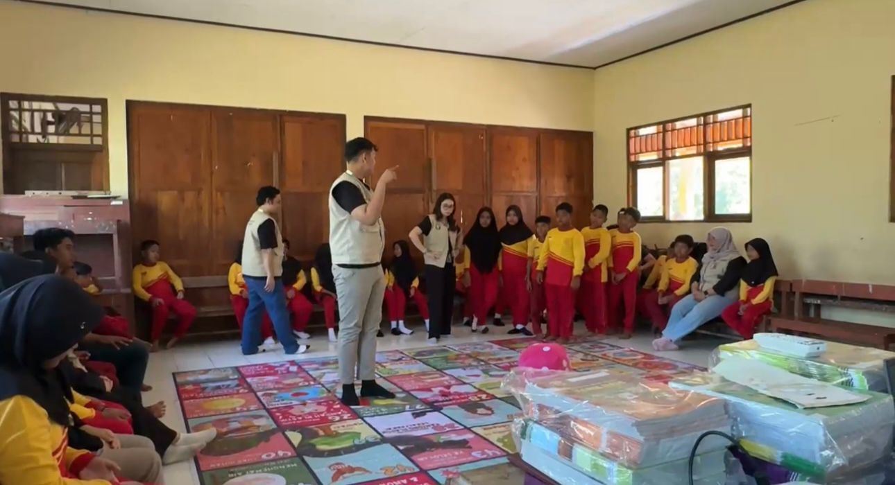 Kelompok 2 Tim KKNT IDBU 69 UNDIP Lakukan Peningkatan Kesadaran Siswa terhadap Pentingnya Kebersihan Lingkungan melalui Boardgame Permainan 1 Kelompok 2 Tim KKNT IDBU 69 UNDIP Lakukan Peningkatan Kesadaran Siswa terhadap Pentingnya Kebersihan Lingkungan melalui Boardgame Permainan
