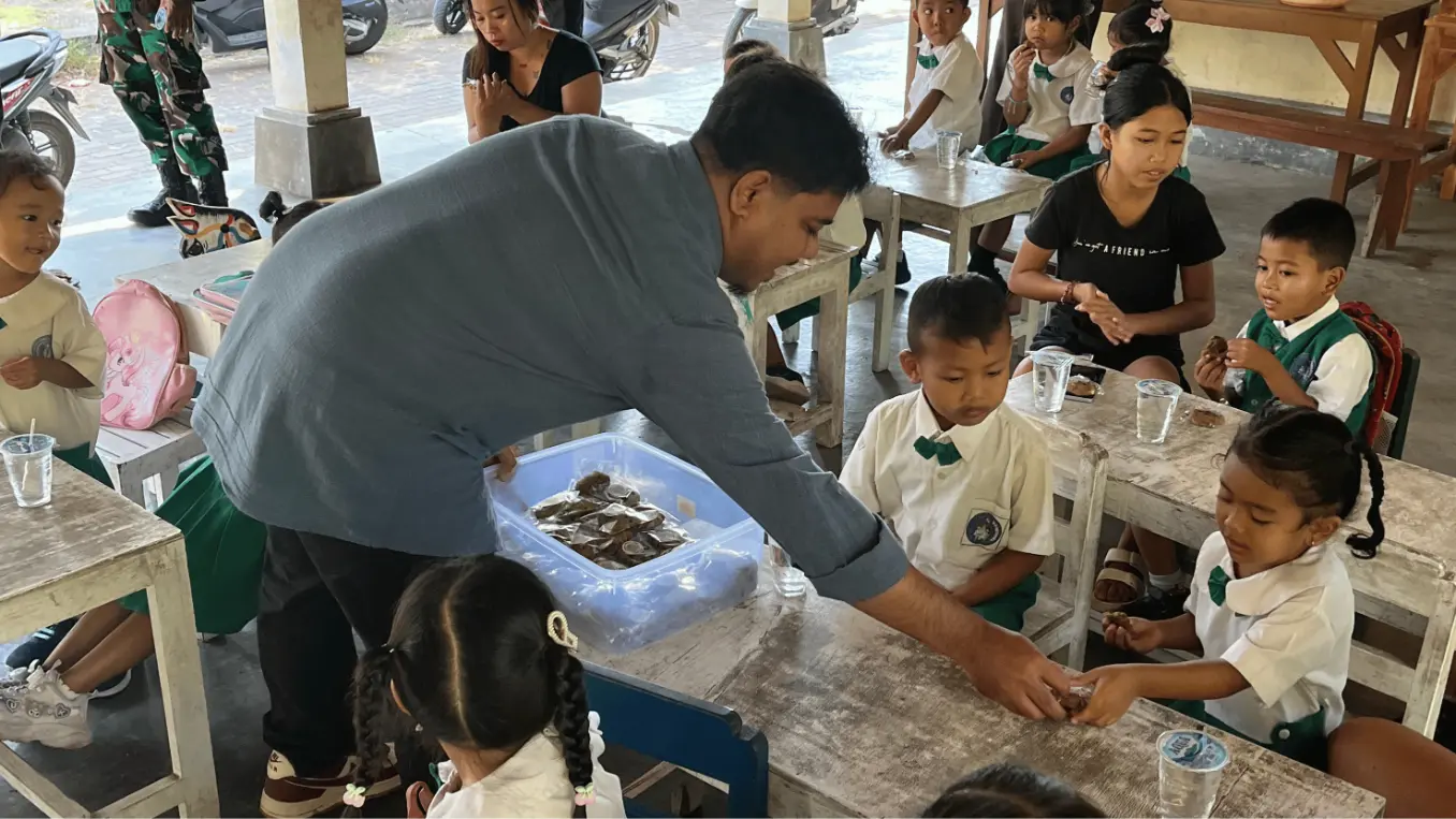 Dosen dan Mahasiswa Undiksha Kembangkan Cookies Bergizi "MOMONANA" dari Pangan Lokal di Buleleng