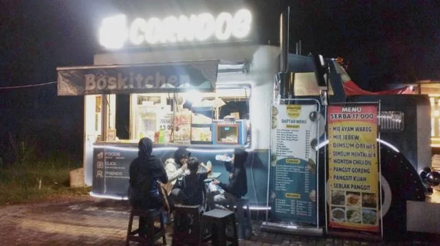 Peran UMKM dalam Membentuk Relasi Sosial dan Praktik Ekonomi Lokal di Kawasan Shilla Sawangan