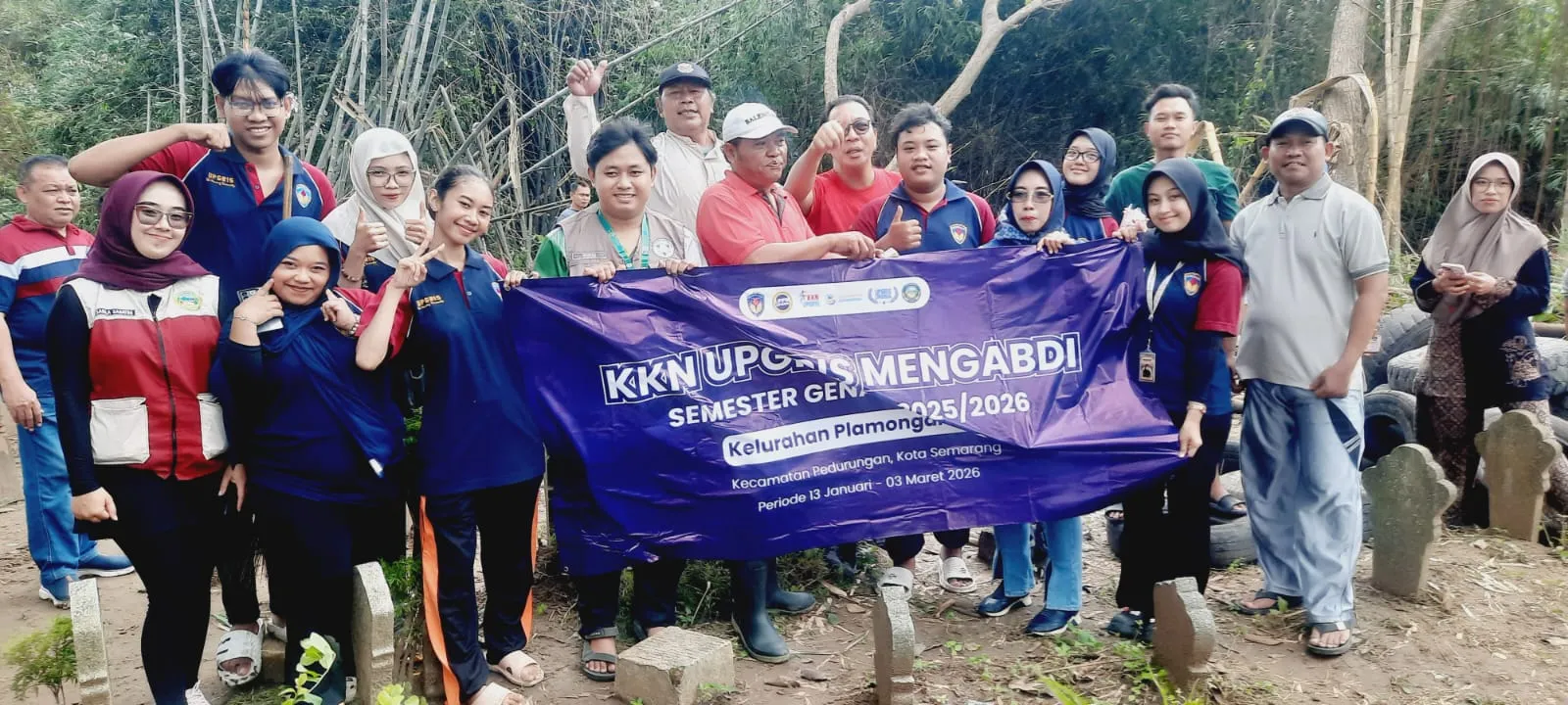 Wujudkan Kepedulian dan Tanggung Jawab Sosial, Mahasiswa KKN UPGRIS Kelompok 34 Bersama Warga RW 13 Gelar Kerja Bakti Massal