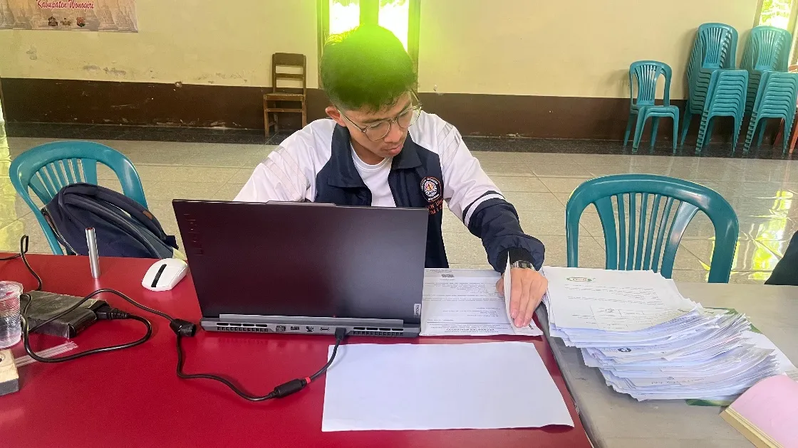 Mahasiswa KKN Undip Dukung Tertib Administrasi Desa melalui Penguatan Pembukuan dan Pengarsipan Data Keuangan di Desa Ngadirojo Kidul