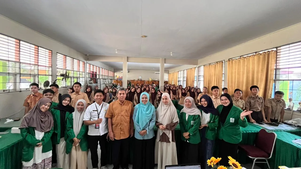 word-image-1402-1 Mahasiswa Ilmu Komunikasi UIN Alauddin Makassar Gelar Workshop Literasi Media di SMAN 8 Gowa