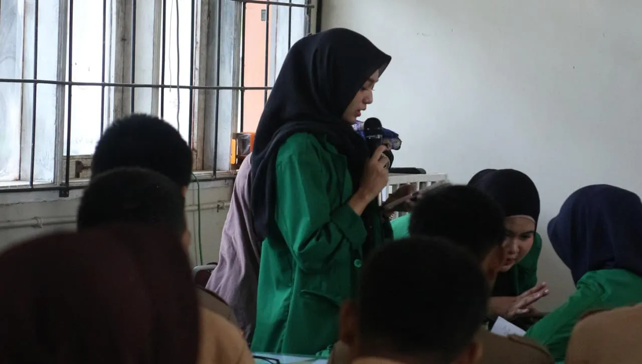 Mahasiswa Ilmu Komunikasi UIN Alauddin Makassar Gelar Workshop Literasi Media di SMAN 8 Gowa 1 Mahasiswa Ilmu Komunikasi UIN Alauddin Makassar Gelar Workshop Literasi Media di SMAN 8 Gowa