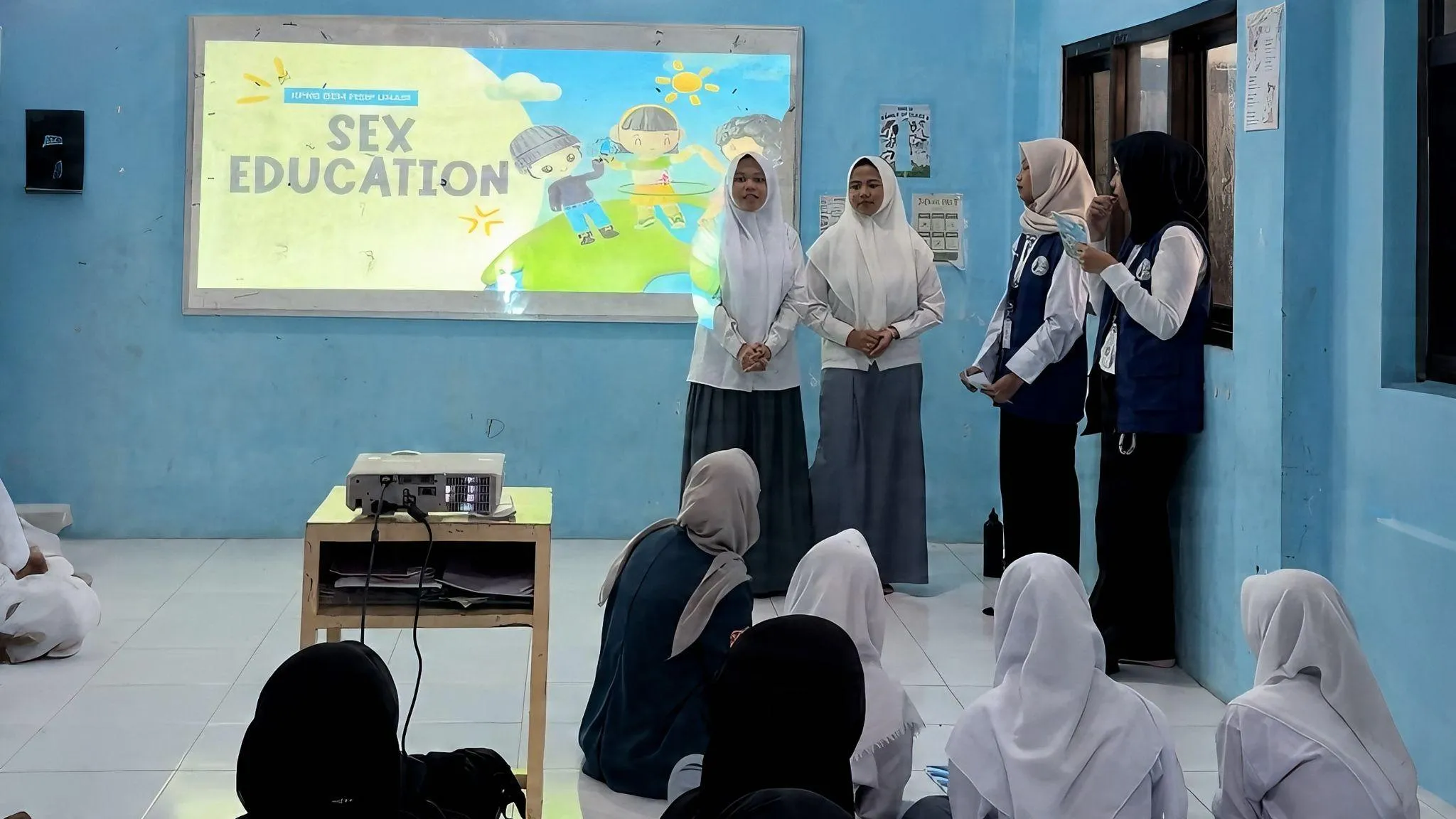 word-image-1529-1 Mahasiswa UNAIR Tingkatkan Pengetahuan Remaja melalui Sosialisasi Sex Education di MA Sabilul Muttaqin Lewat Program Langkah Lestari 3.0