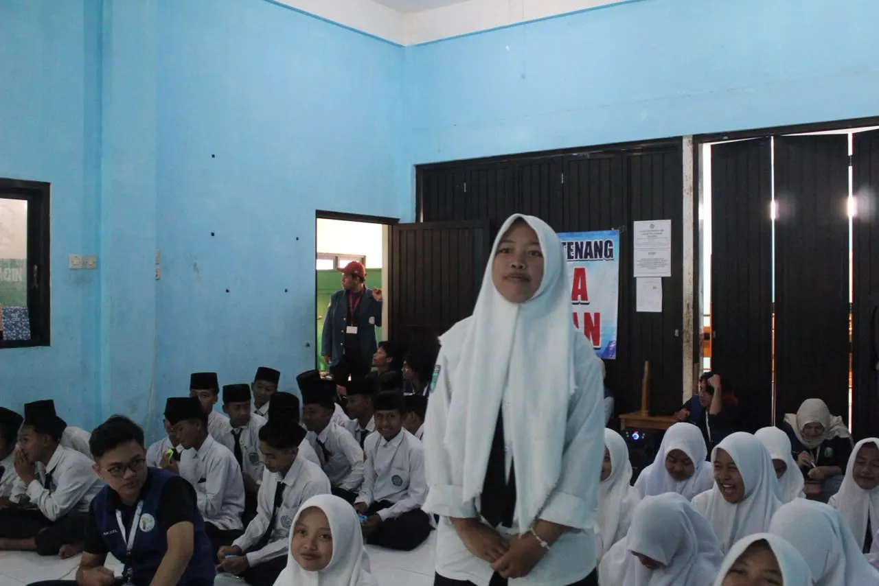 Mahasiswa UNAIR Tingkatkan Pengetahuan Remaja melalui Sosialisasi Sex Education di MA Sabilul Muttaqin Lewat Program Langkah Lestari 3.0 1 Mahasiswa UNAIR Tingkatkan Pengetahuan Remaja melalui Sosialisasi Sex Education di MA Sabilul Muttaqin Lewat Program Langkah Lestari 3.0