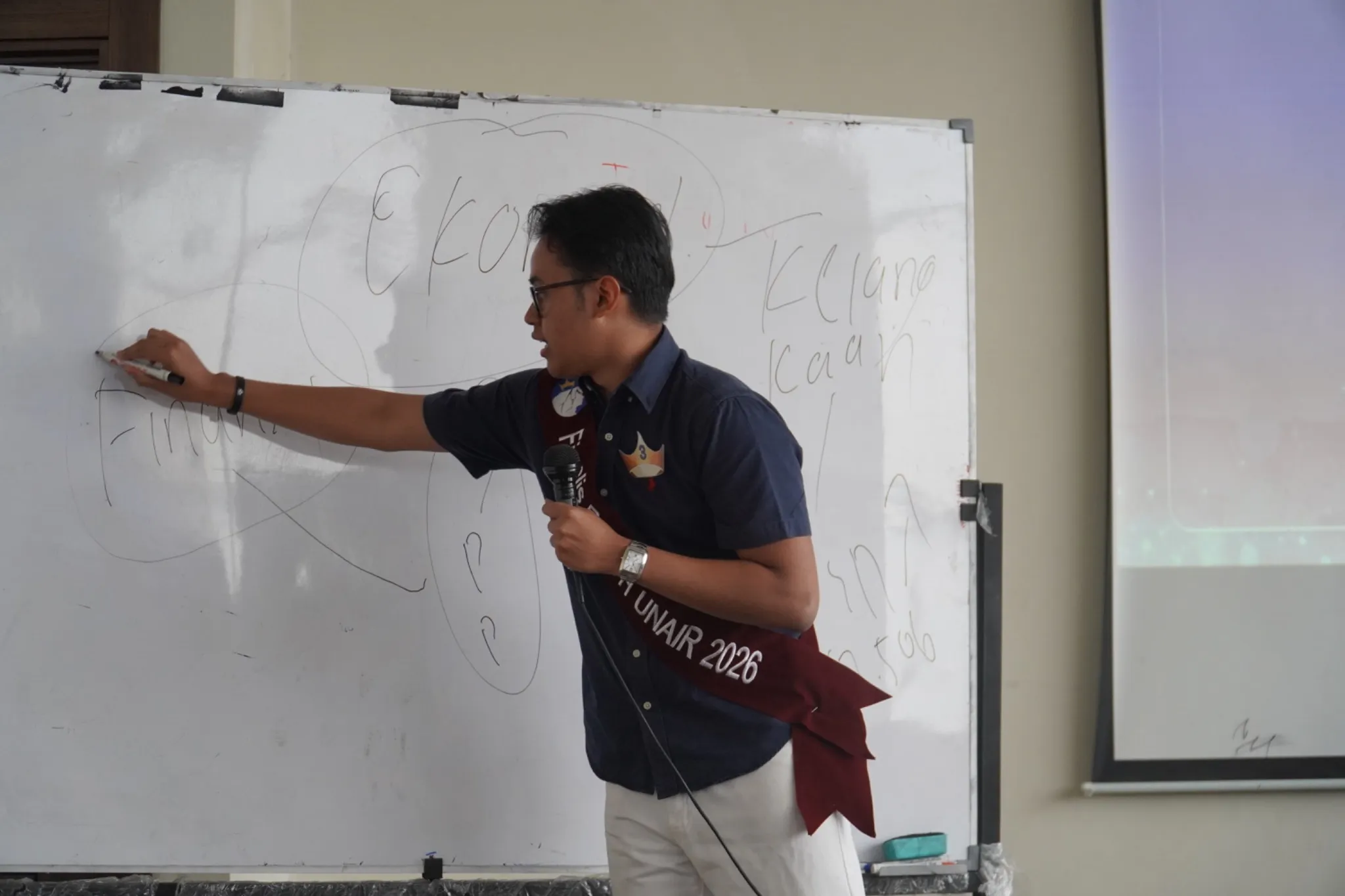 word-image-1618-1 Urgensi Pengajaran Bahasa Indonesia Normatif Demi Kepastian Hukum